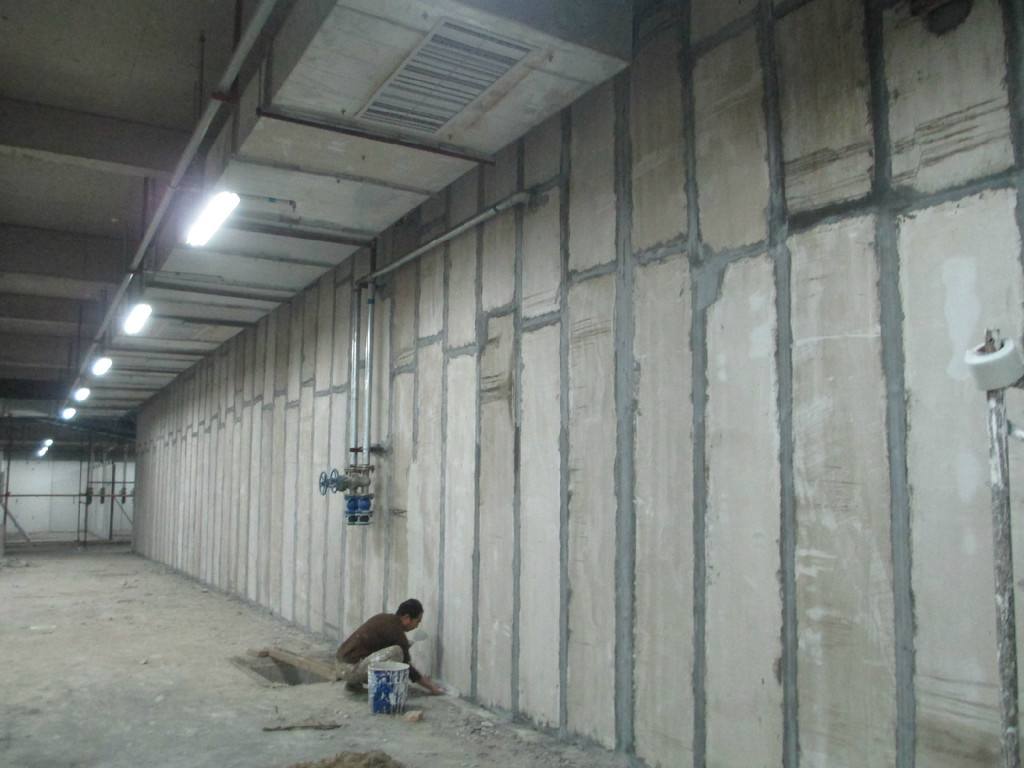 蒸壓加氣混土板與其它輕質(zhì)隔墻板安裝效果對比分析